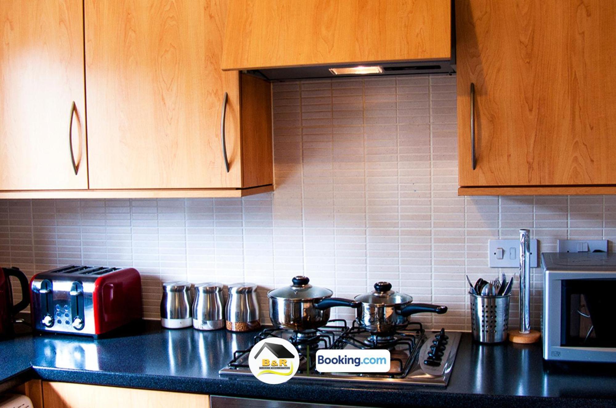 3 Bedroom House By B And R Serviced Accommodation Amesbury With Super Fast Wi-Fi 145Mbps Extérieur photo