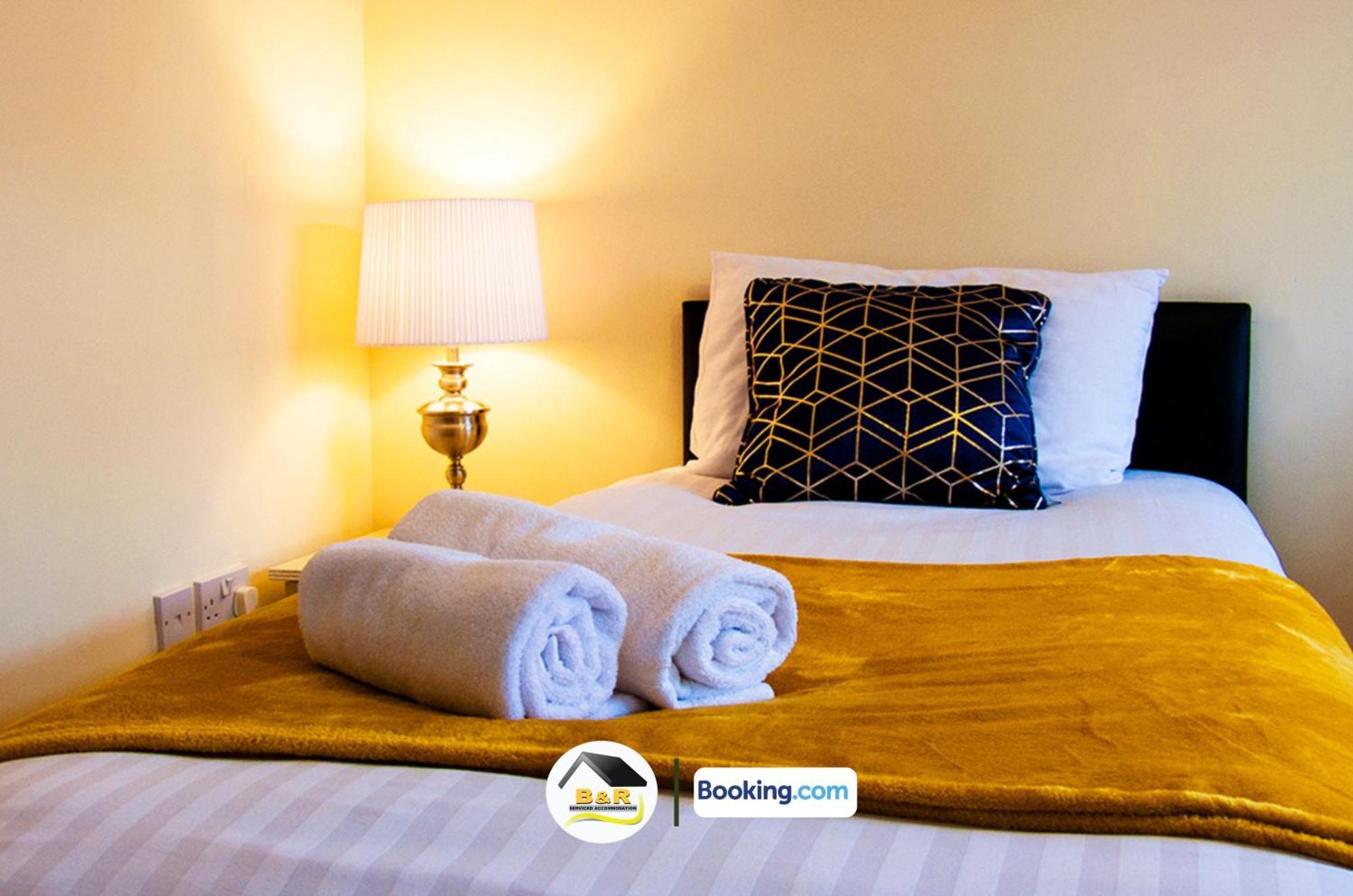 3 Bedroom House By B And R Serviced Accommodation Amesbury With Super Fast Wi-Fi 145Mbps Extérieur photo