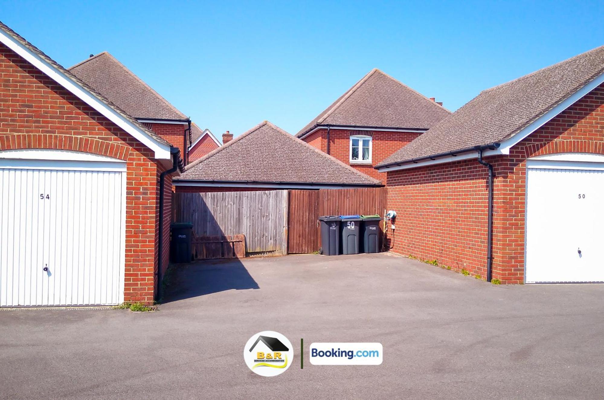 3 Bedroom House By B And R Serviced Accommodation Amesbury With Super Fast Wi-Fi 145Mbps Extérieur photo