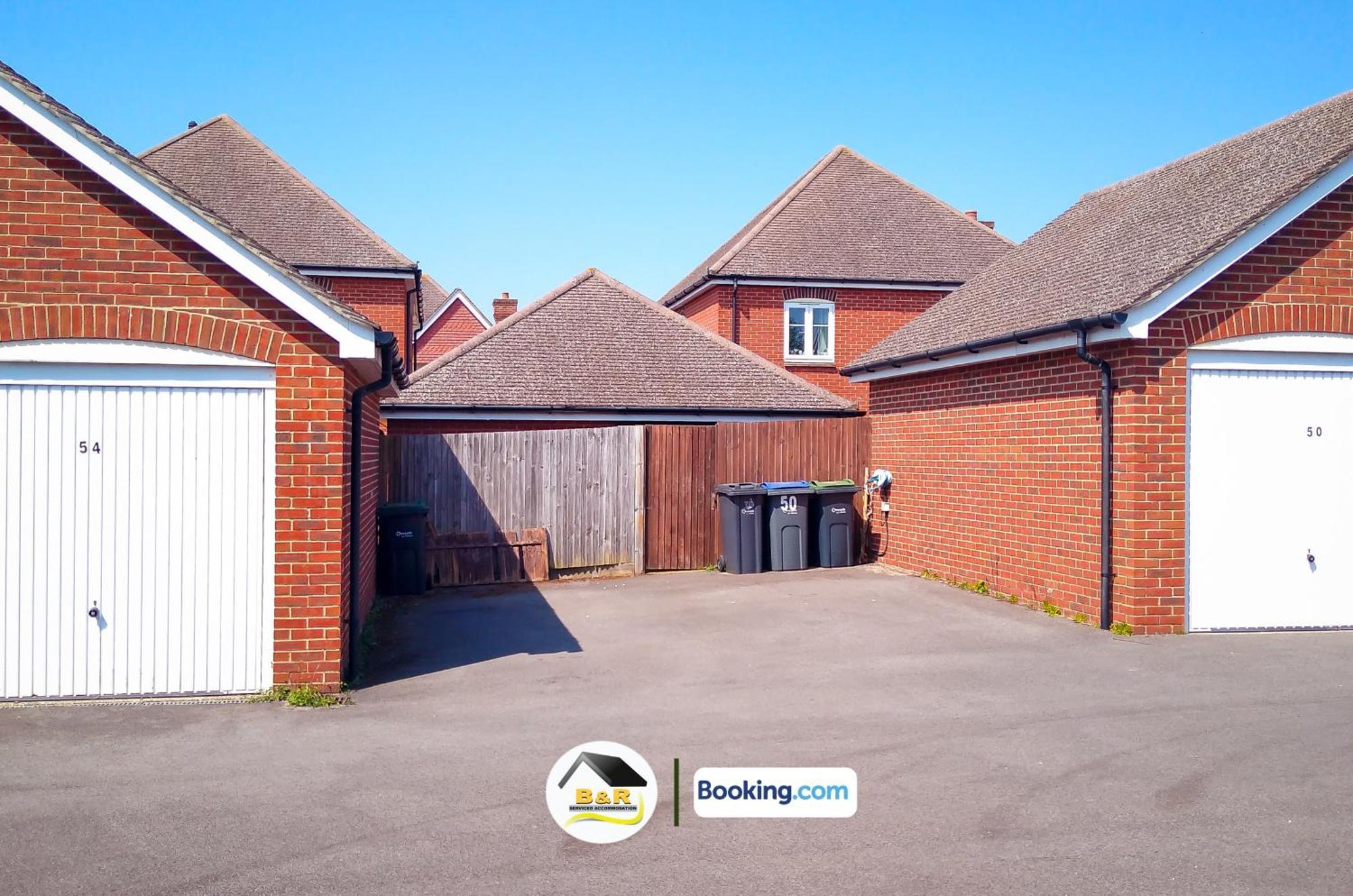 3 Bedroom House By B And R Serviced Accommodation Amesbury With Super Fast Wi-Fi 145Mbps Extérieur photo