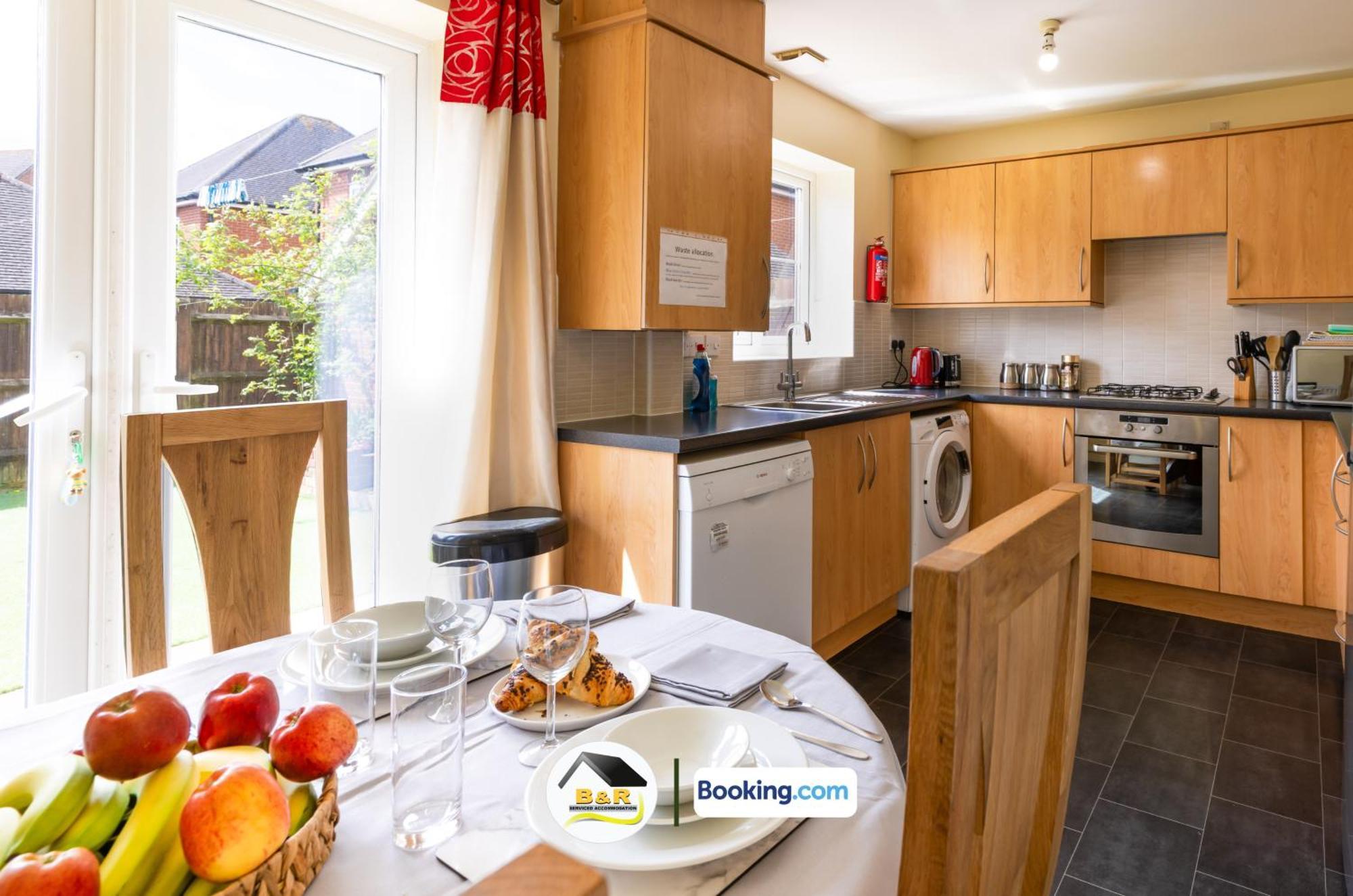 3 Bedroom House By B And R Serviced Accommodation Amesbury With Super Fast Wi-Fi 145Mbps Extérieur photo