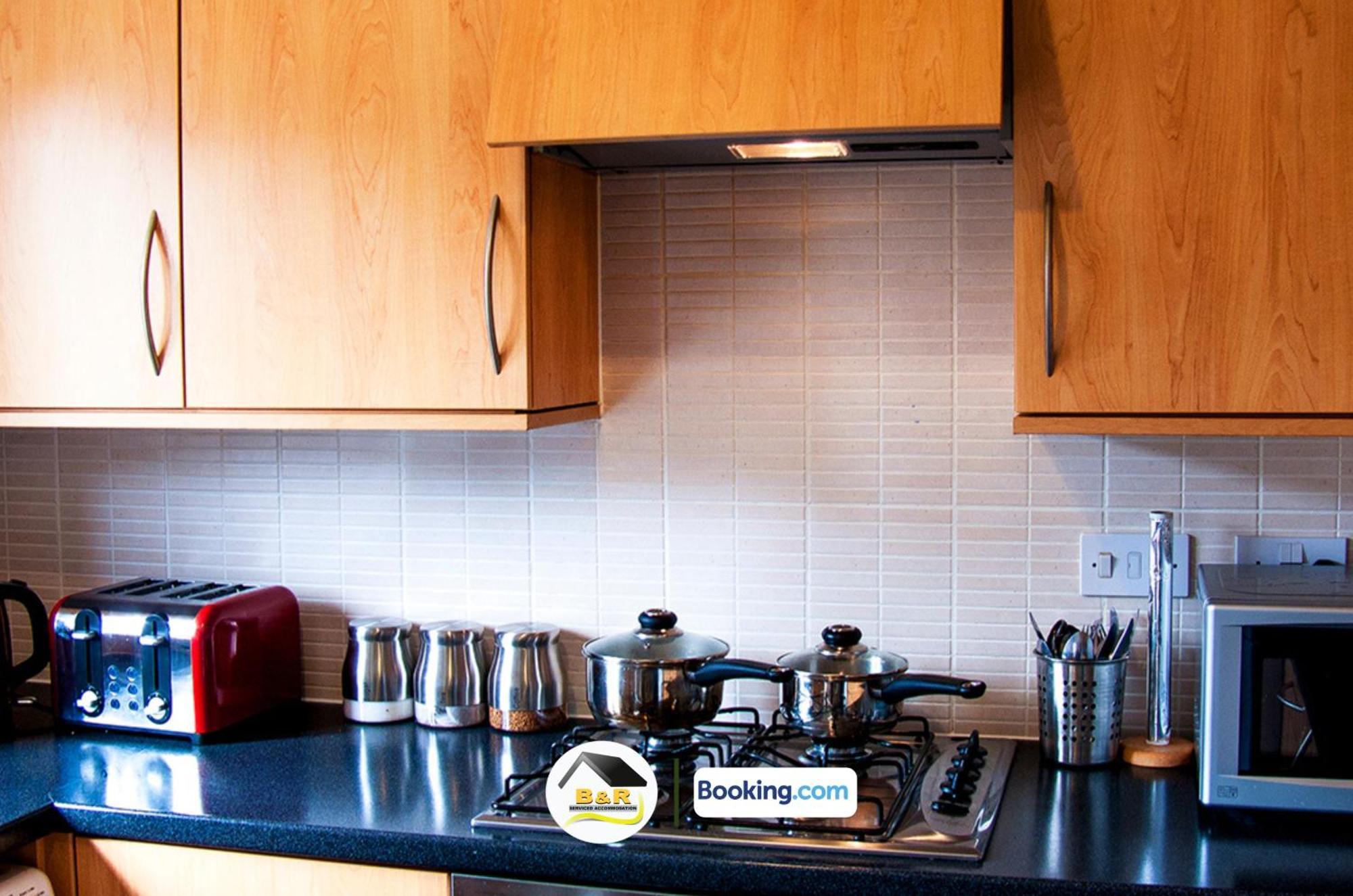 3 Bedroom House By B And R Serviced Accommodation Amesbury With Super Fast Wi-Fi 145Mbps Extérieur photo