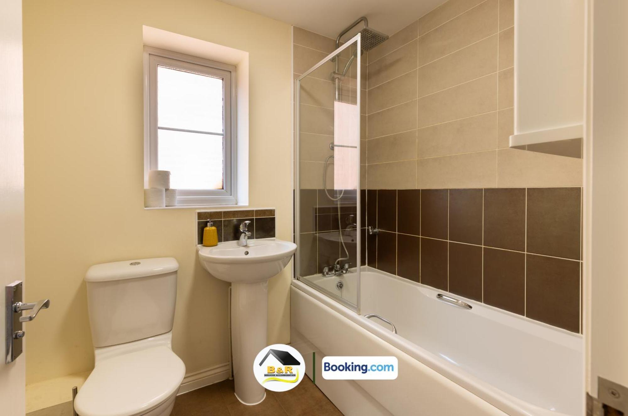 3 Bedroom House By B And R Serviced Accommodation Amesbury With Super Fast Wi-Fi 145Mbps Extérieur photo