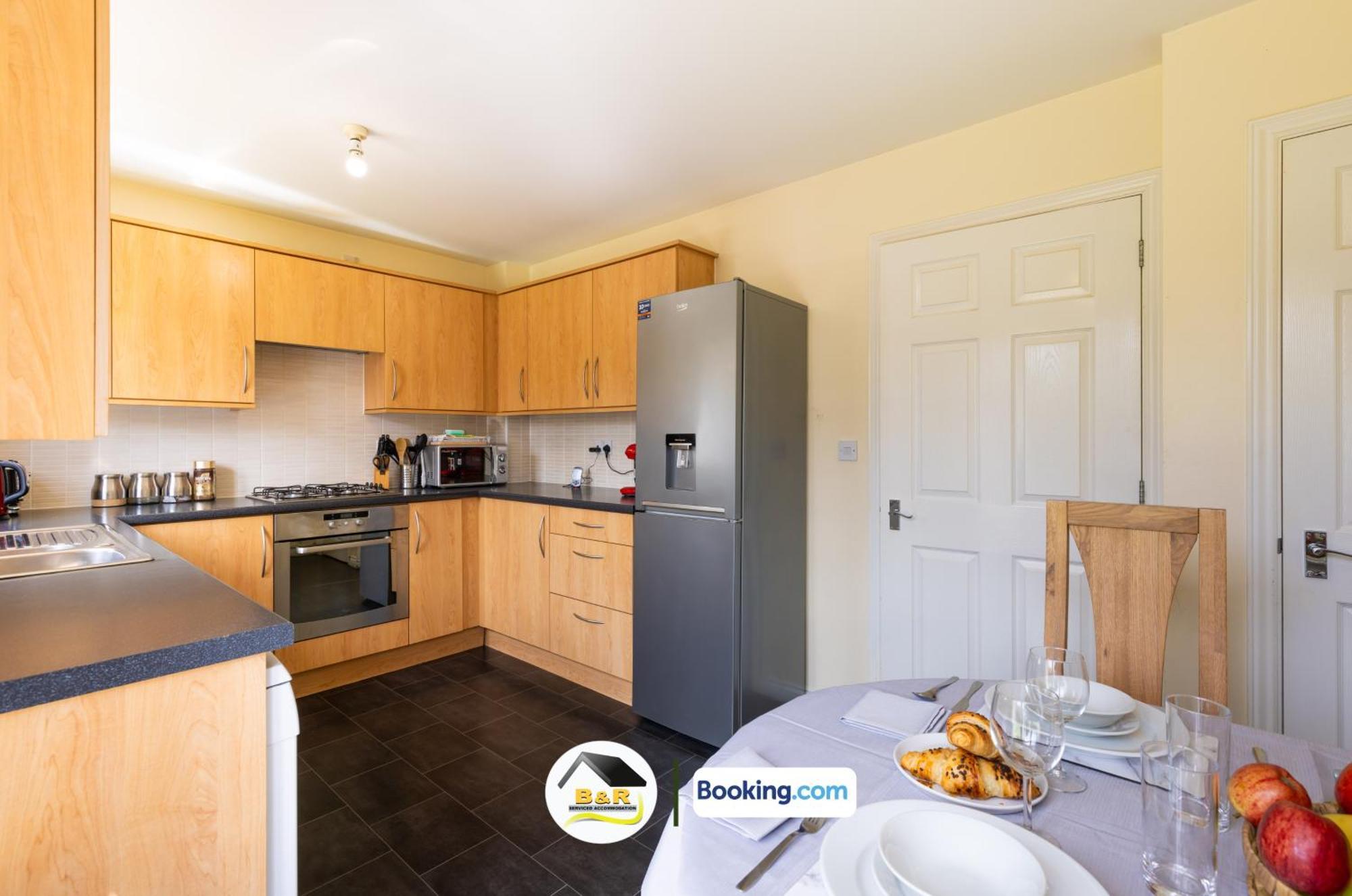 3 Bedroom House By B And R Serviced Accommodation Amesbury With Super Fast Wi-Fi 145Mbps Extérieur photo